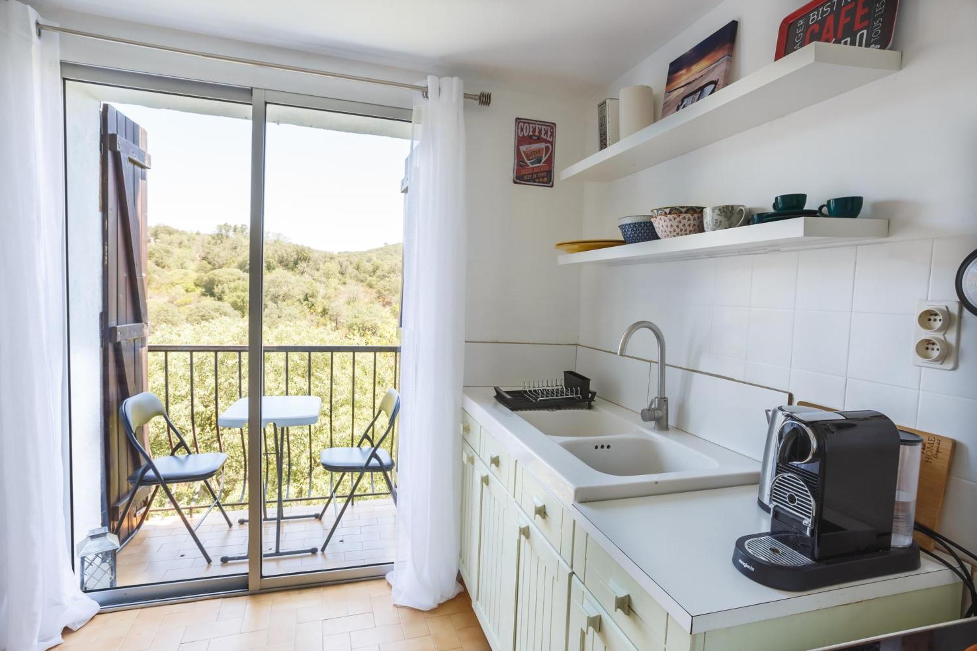 Cosy Apartment In Ancient Gabian With River And Vineyard Views Exterior photo